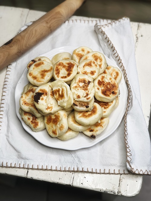 minis cheese naan